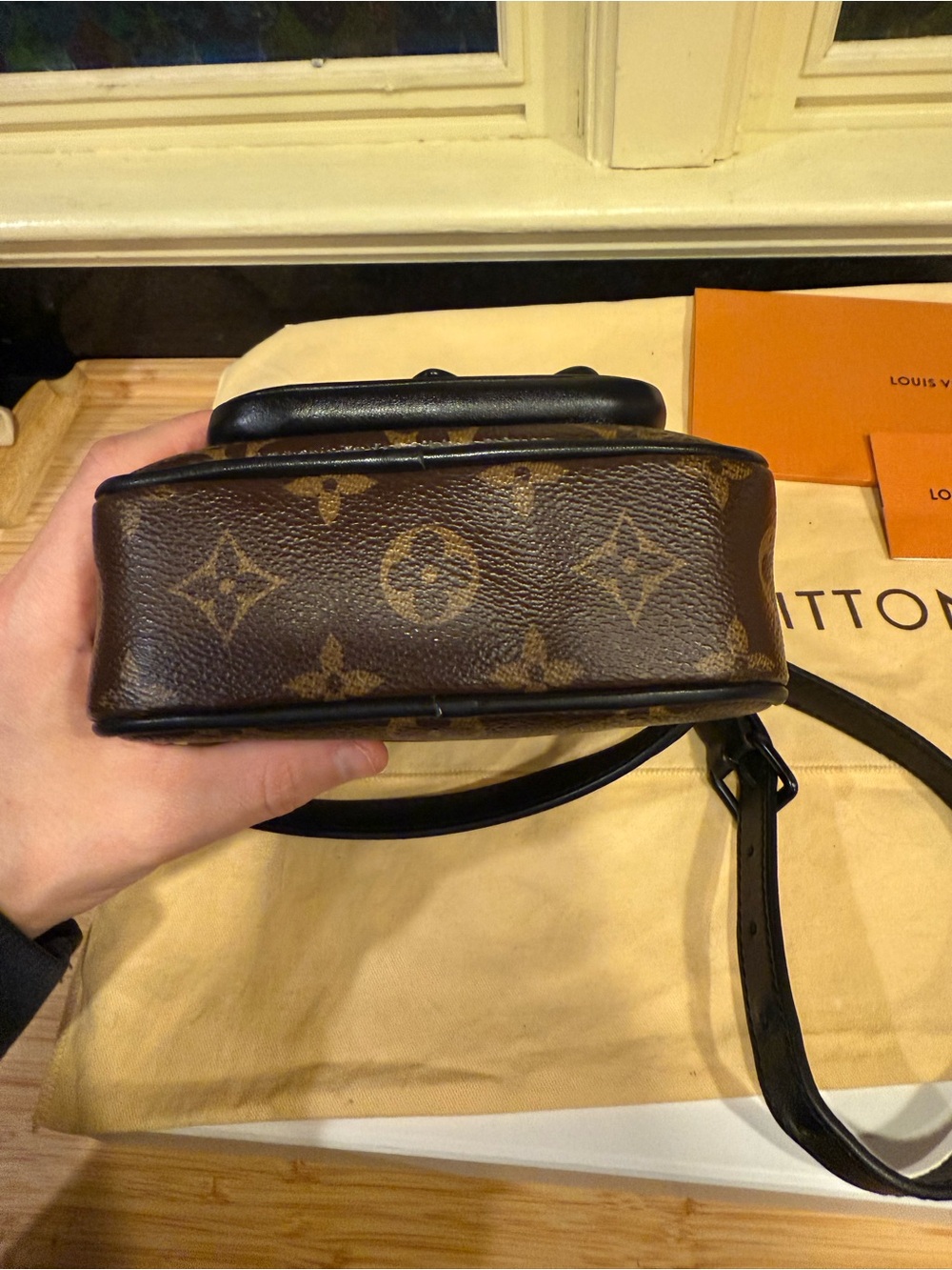 100% authentic  Louis Vuitton Christopher wearable wallet Crossbody bag - Picture 6 of 14
